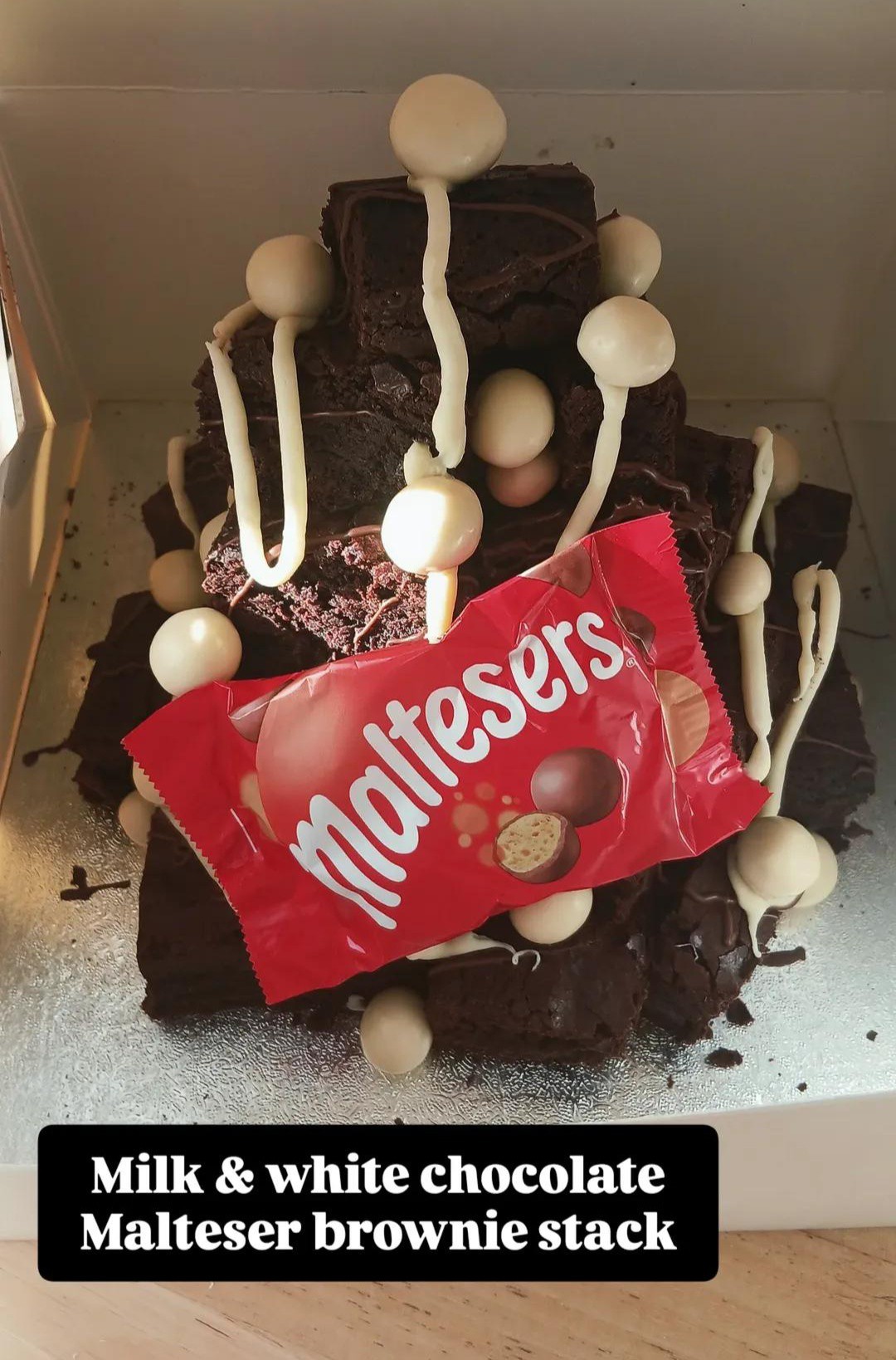 Showcase cake from Ebonies Bakes